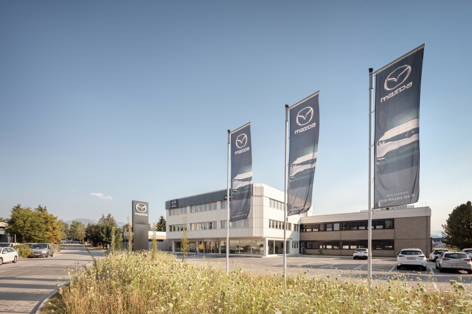 Mazda Klagenfurt, Außenansicht